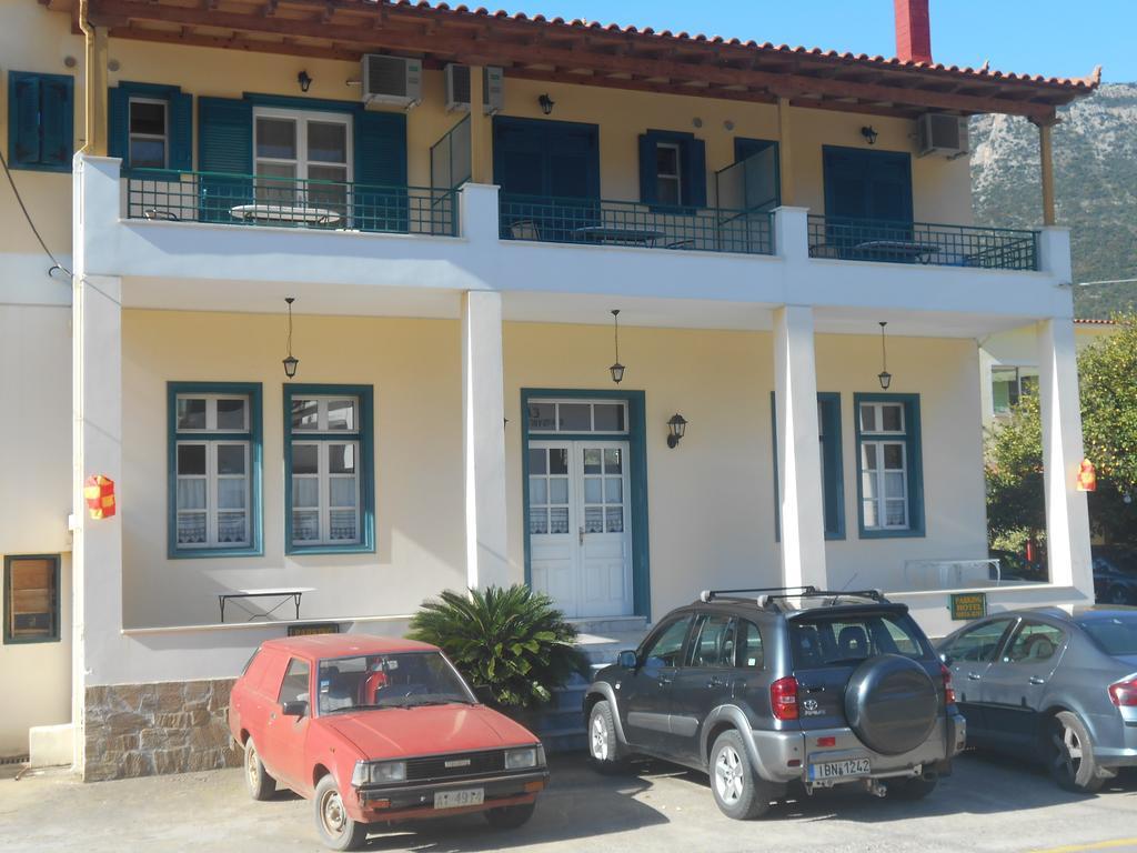 Costa-Rini Hotel Leonídion Exteriör bild